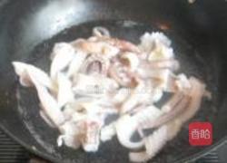 韭苔炒鱿鱼的做法图解2