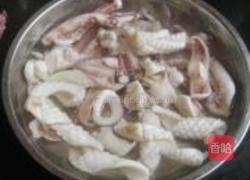 韭苔炒鱿鱼的做法图解3