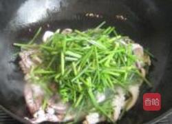 韭苔炒鱿鱼的做法图解5
