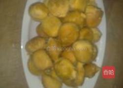 莲茸蛋黄角的做法图解1