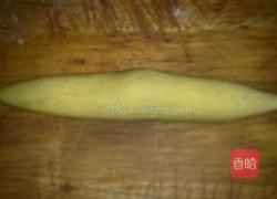 莲茸蛋黄角的做法图解3