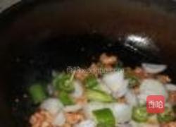 洋葱炒鸡肉的做法图解5