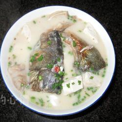 鲢鱼头炖豆腐的做法[图]