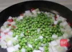 豌豆炒冬瓜的做法图解4