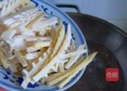 韭菜头炒冬笋的做法图解7