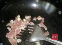 平菇炒蒜薹的做法图解2