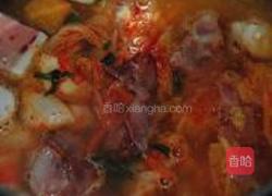 石锅鱼丸泡菜汤的做法图解3