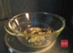 微波炉拌面酱肉的做法图解2