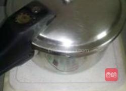 生地黑豆排骨汤的做法图解6