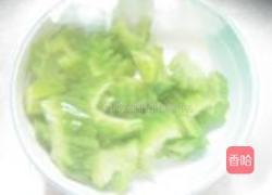 豉椒苦瓜炒素肠的做法图解4