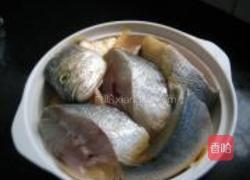黄鱼豆腐煲的做法图解2