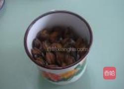 红酒炖老蛏的做法图解2