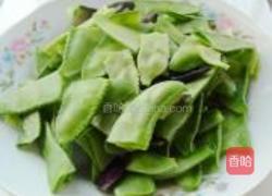 红烧扁豆的做法图解1