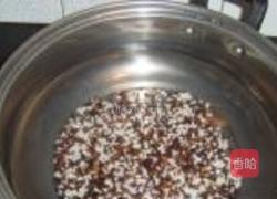 桂圆莲子蜜糯粥的做法图解3