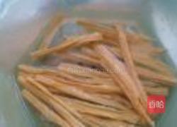 腐竹醋焖带鱼的做法图解2