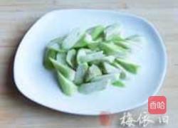 丝瓜浸鱼丸的做法图解1