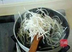 银芽炒馓子的做法图解3