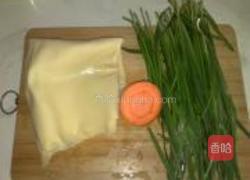 干豆腐炒韭菜的做法图解1
