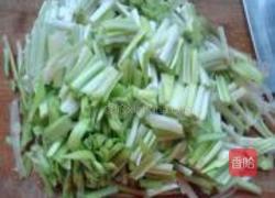 韭黄滑蛋的做法图解2