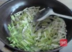 韭黄滑蛋的做法图解3