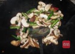 蘑菇炒牛肉的做法图解4