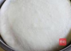 豆沙面包的做法图解2