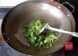 莴笋叶蛋炒饭的做法图解6