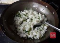 莴笋叶蛋炒饭的做法图解7
