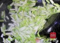 韭黄炒鸡蛋的做法图解3