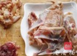 五指毛桃煲鸡汤的做法图解1