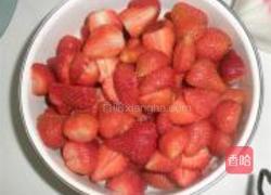 草莓酱的做法图解1