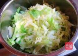 卷心菜炒鸡蛋的做法图解2