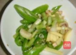 鸭杂绿豆芽的做法图解1