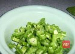香辣鸡丝拌苦瓜的做法图解5
