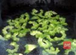 香辣鸡丝拌苦瓜的做法图解6