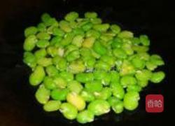 韭菜炒蚕豆米的做法图解4