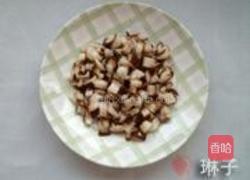 香菇西芹小米粥的做法图解2