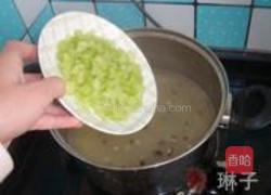 香菇西芹小米粥的做法图解6
