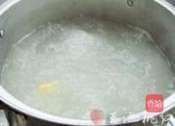 丝瓜蘑菇排骨汤的做法图解3