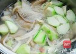 丝瓜蘑菇排骨汤的做法图解5