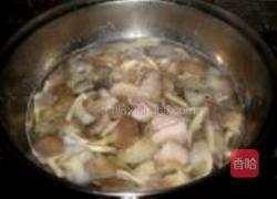 袖珍菇生菜汤的做法图解5