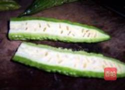蚝油炒苦瓜的做法图解1