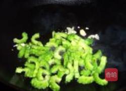蚝油炒苦瓜的做法图解6