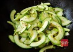 西红柿烩角瓜的做法图解4