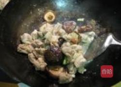 家常香菇焖鸡块的做法图解2