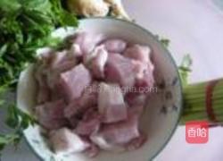 芹菜猪肉包的做法图解1
