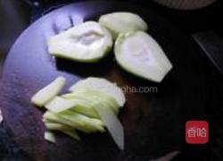 蒜茸炒佛手瓜的做法图解1
