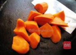 红萝卜山药龙骨汤的做法图解4