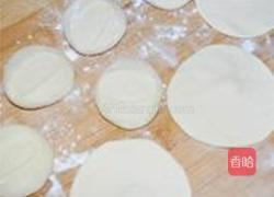 韭菜素包子的做法图解6
