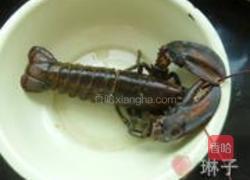蒜蓉开背蒸龙虾的做法图解1
